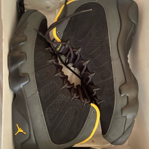 Rare shoe inventory clearout. $4,000 value - Picture 11 of 11